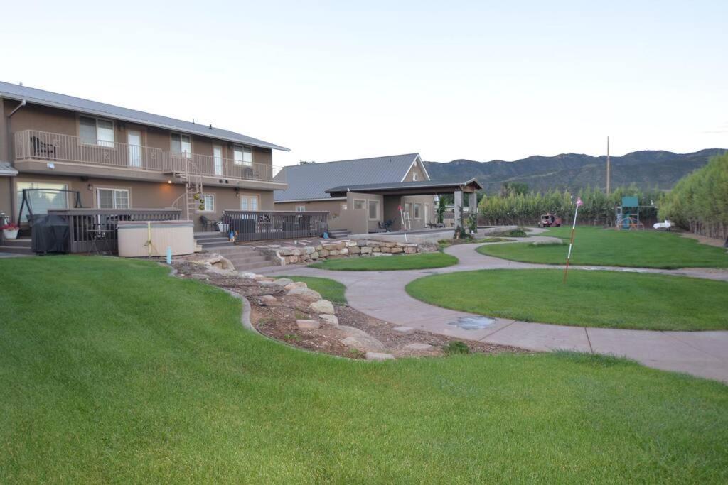 Tacit Shadow Resort Shangri-La King Suite, Gym, Coffee Bar, Hot-Tub, Free Laundry, Food Available Parowan Ngoại thất bức ảnh